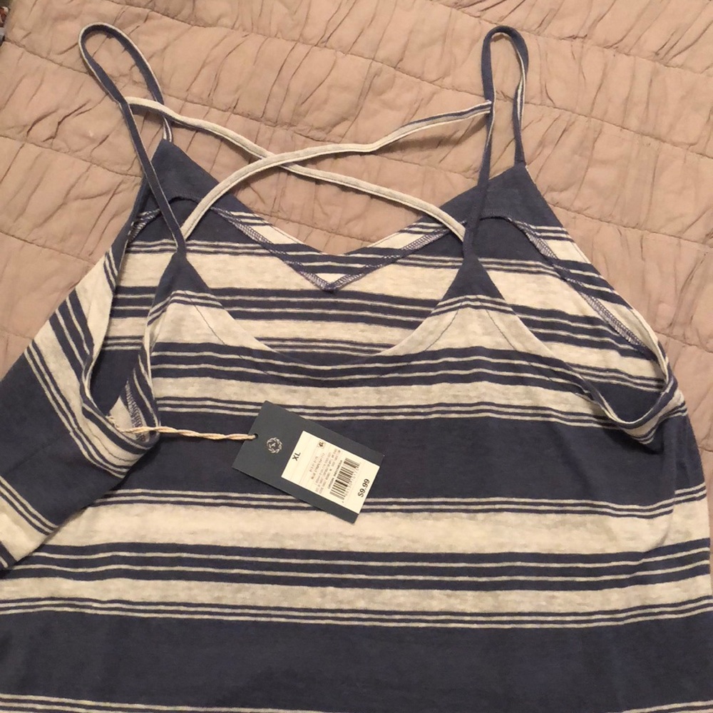 Top - Picture 2 of 3